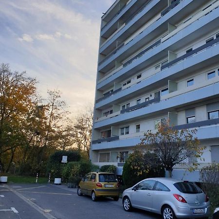 Apartment Am Park 2 Duisburg Exterior photo